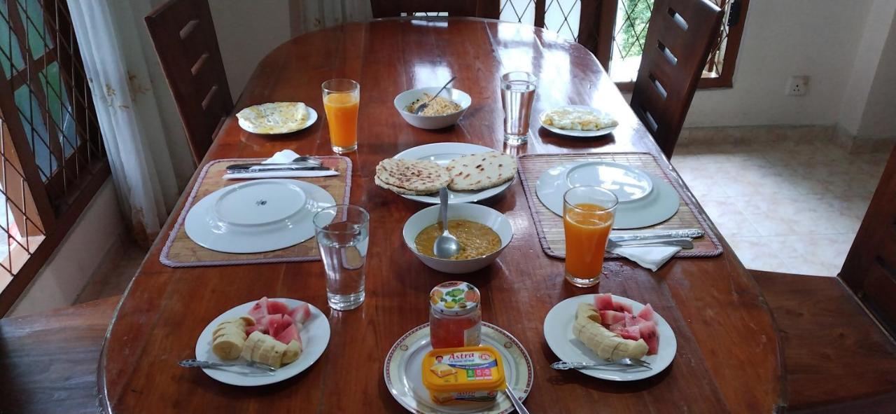 Nisha Homestay Inn Peradeniya Eksteriør bilde