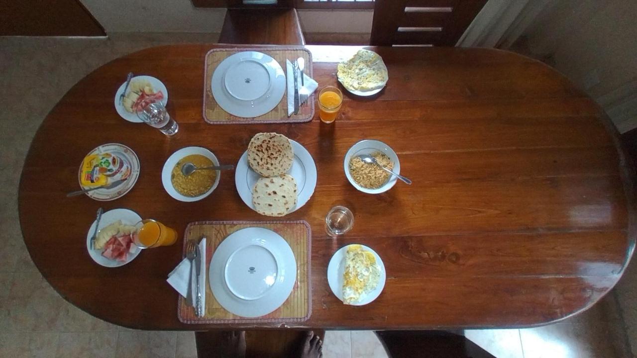 Nisha Homestay Inn Peradeniya Eksteriør bilde