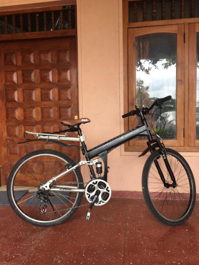 Nisha Homestay Inn Peradeniya Eksteriør bilde