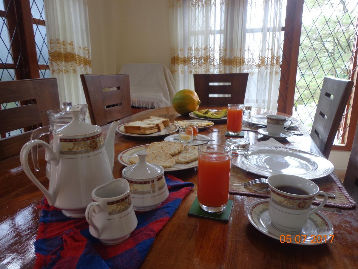 Nisha Homestay Inn Peradeniya Eksteriør bilde