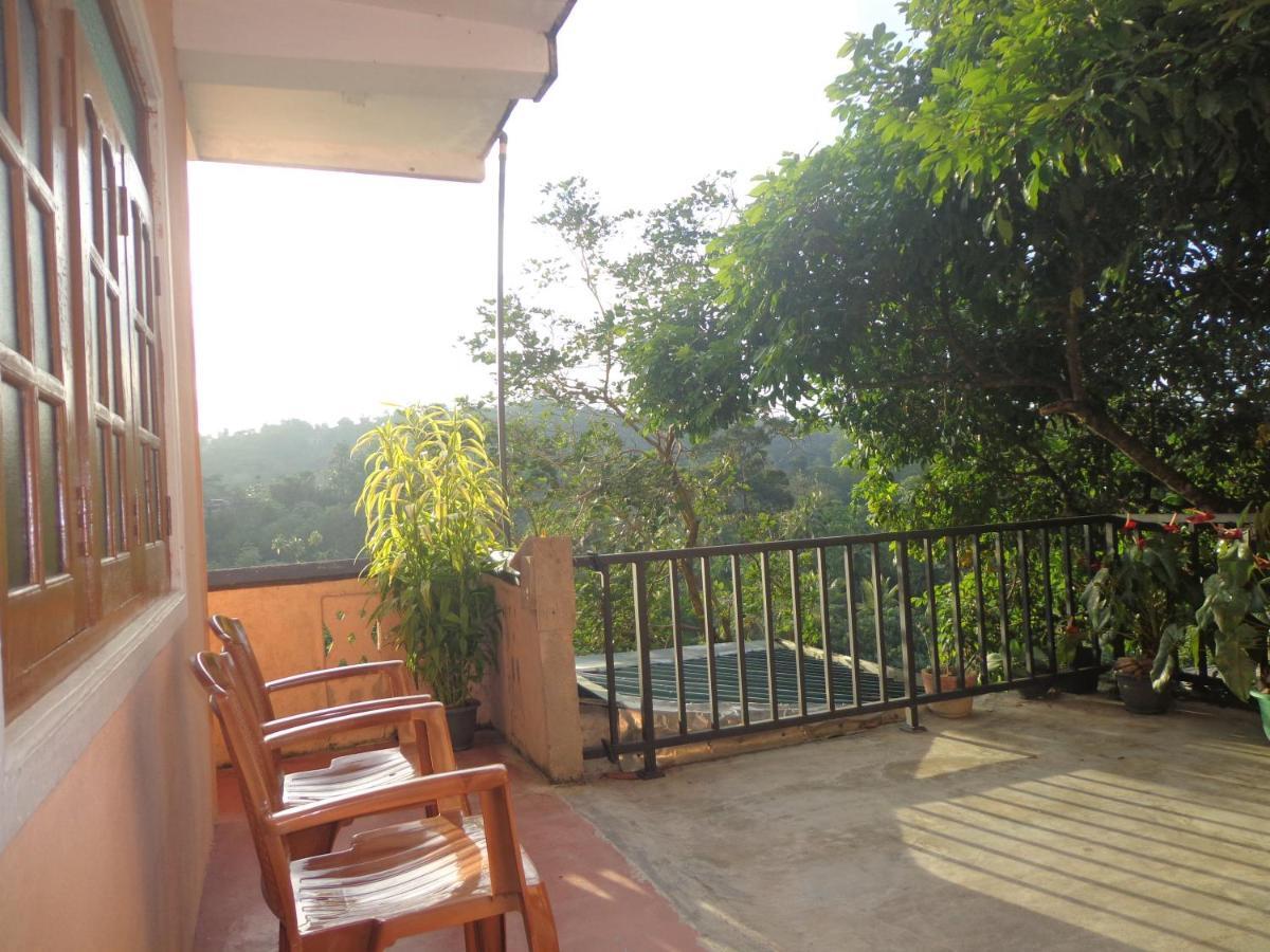 Nisha Homestay Inn Peradeniya Eksteriør bilde