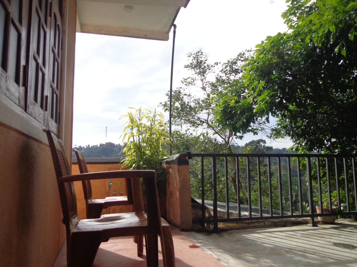 Nisha Homestay Inn Peradeniya Eksteriør bilde