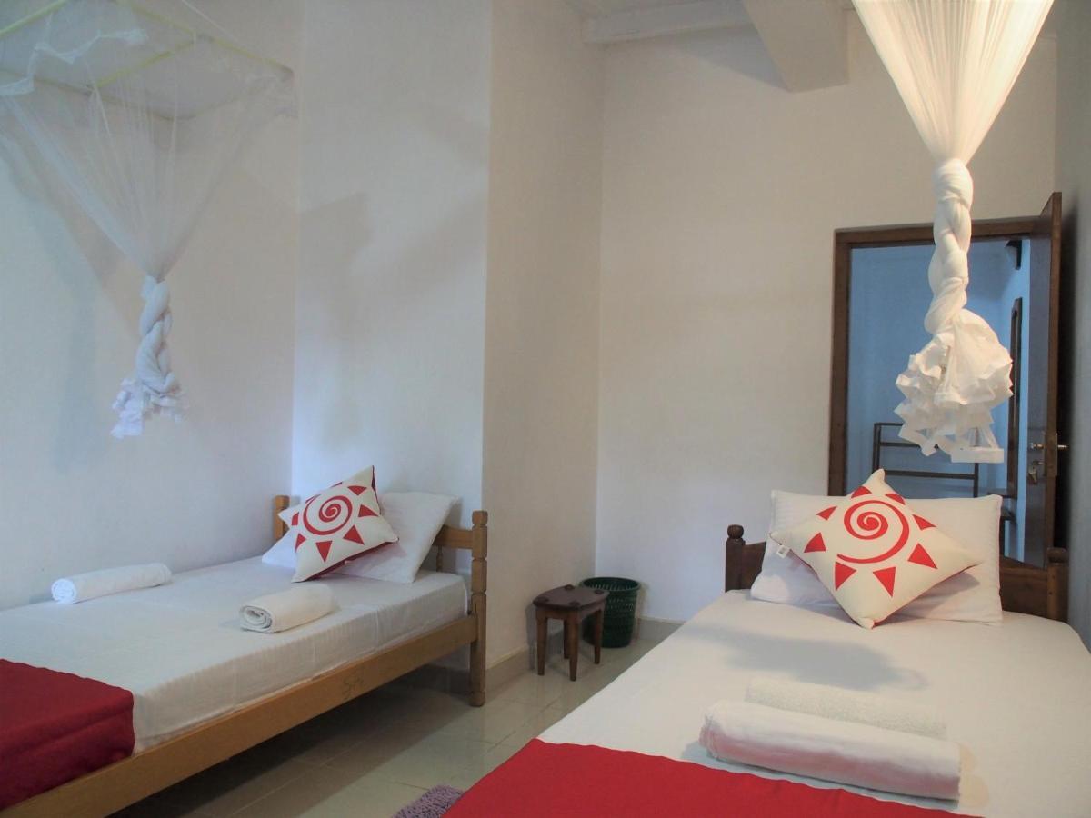 Nisha Homestay Inn Peradeniya Eksteriør bilde